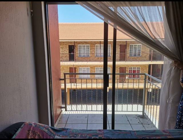 1 BEDROOM PROPERTY TO RENT IN DIE BULT